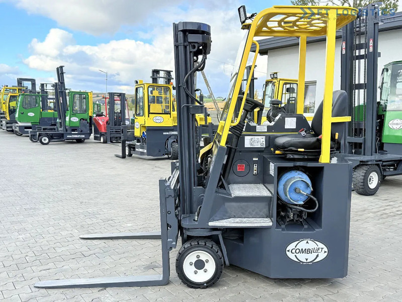Combilift C3000CB / GAS / TRIPLEX 4900MM / FREE LIFT / FORK POSITIONER / SIDE SHIFT / EXCELLENT CONDITION / Wide range of four-way and sid - Xe tải tiếp cận 4 hướng: hình 3 Combilift C3000CB / GAS / TRIPLEX 4900MM / FREE LIFT / FORK POSITIONER / SIDE SHIFT / EXCELLENT CONDITION / Wide range of four-way and sid - Xe tải tiếp cận 4 hướng: hình 3