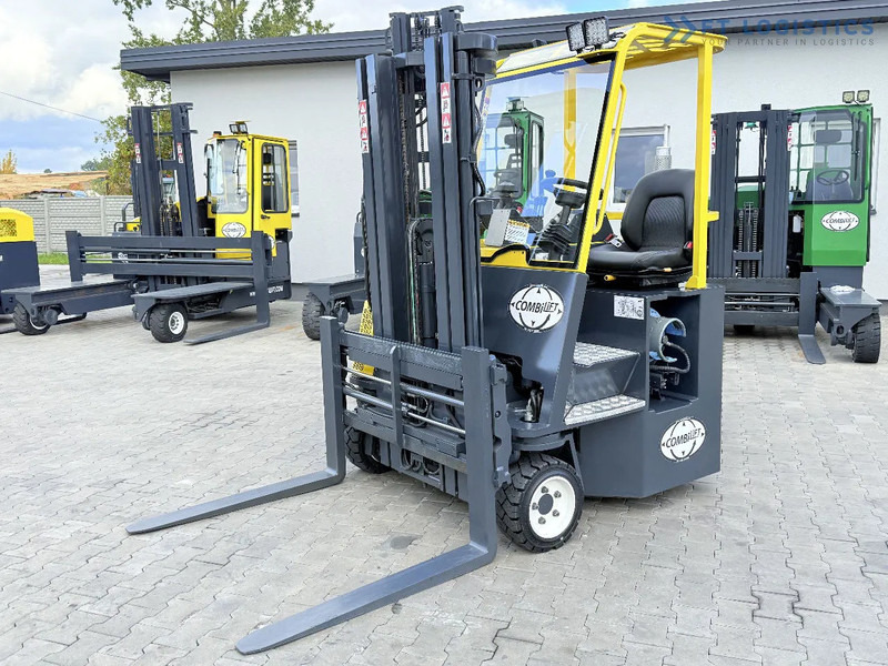 Combilift C3000CB / GAS / TRIPLEX 4900MM / FREE LIFT / FORK POSITIONER / SIDE SHIFT / EXCELLENT CONDITION / Wide range of four-way and sid - Xe tải tiếp cận 4 hướng: hình 2 Combilift C3000CB / GAS / TRIPLEX 4900MM / FREE LIFT / FORK POSITIONER / SIDE SHIFT / EXCELLENT CONDITION / Wide range of four-way and sid - Xe tải tiếp cận 4 hướng: hình 2