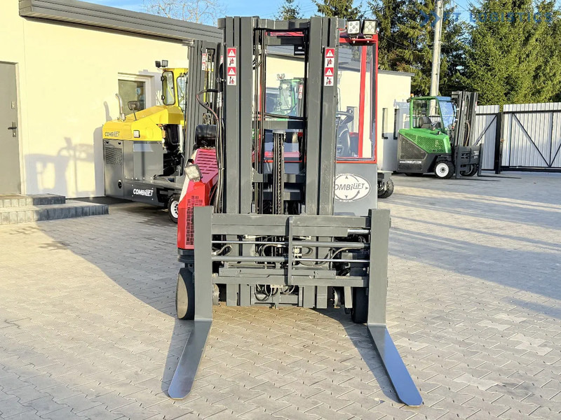 Combilift C3000CB / GAS / TRIPLEX 4900MM / FREE LIFT / SIDE SHIFT / FORK POSITIONER / EXCELLENT CONDITION / Wide range of four-way and sid - Xe tải tiếp cận 4 hướng: hình 5 Combilift C3000CB / GAS / TRIPLEX 4900MM / FREE LIFT / SIDE SHIFT / FORK POSITIONER / EXCELLENT CONDITION / Wide range of four-way and sid - Xe tải tiếp cận 4 hướng: hình 5