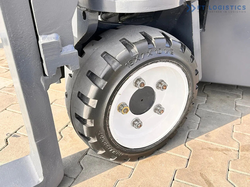 Xe tải tiếp cận 4 hướng Combilift C3000CB / LPG / TRIPLEX / 4900MM / FREE LIFT / POSITIONER / LIKE NEW C3000CB / LPG / TRIPLEX / 4900MM / FREE LIFT / POSITIONER /: hình 7 Xe tải tiếp cận 4 hướng Combilift C3000CB / LPG / TRIPLEX / 4900MM / FREE LIFT / POSITIONER / LIKE NEW C3000CB / LPG / TRIPLEX / 4900MM / FREE LIFT / POSITIONER /: hình 7