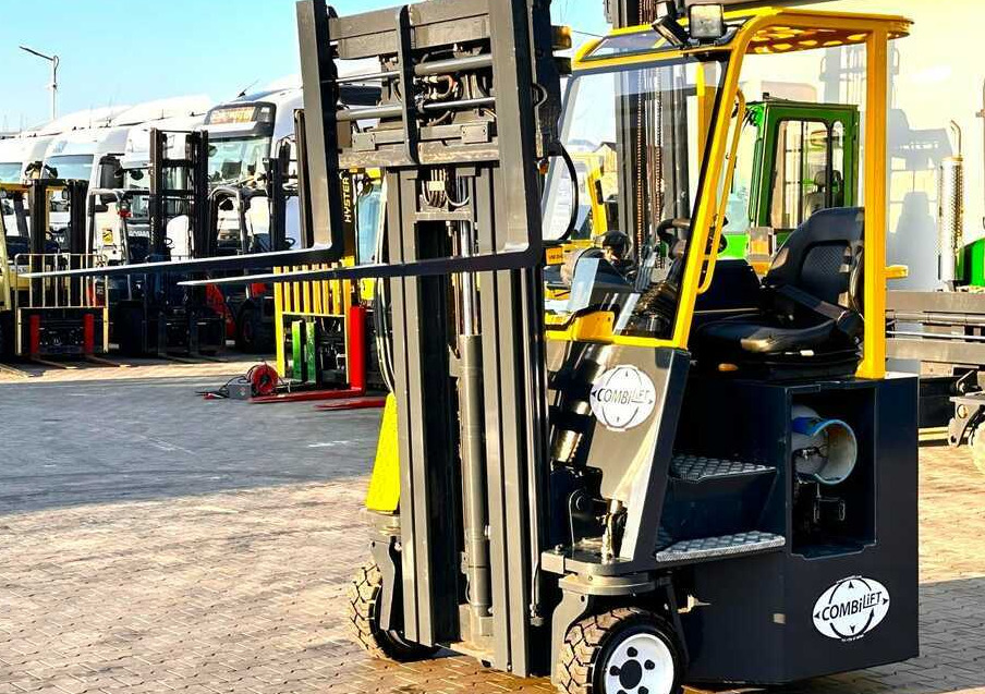 Combilift C3000CB / LPG / TRIPLEX - 4900MM / LPG / FREE LIFT / POSITIONER / FORK SIDE SHIFT / ONLY 7454 MTH / LIKE NEW - Xe tải tiếp cận 4 hướng: hình 1 Combilift C3000CB / LPG / TRIPLEX - 4900MM / LPG / FREE LIFT / POSITIONER / FORK SIDE SHIFT / ONLY 7454 MTH / LIKE NEW - Xe tải tiếp cận 4 hướng: hình 1