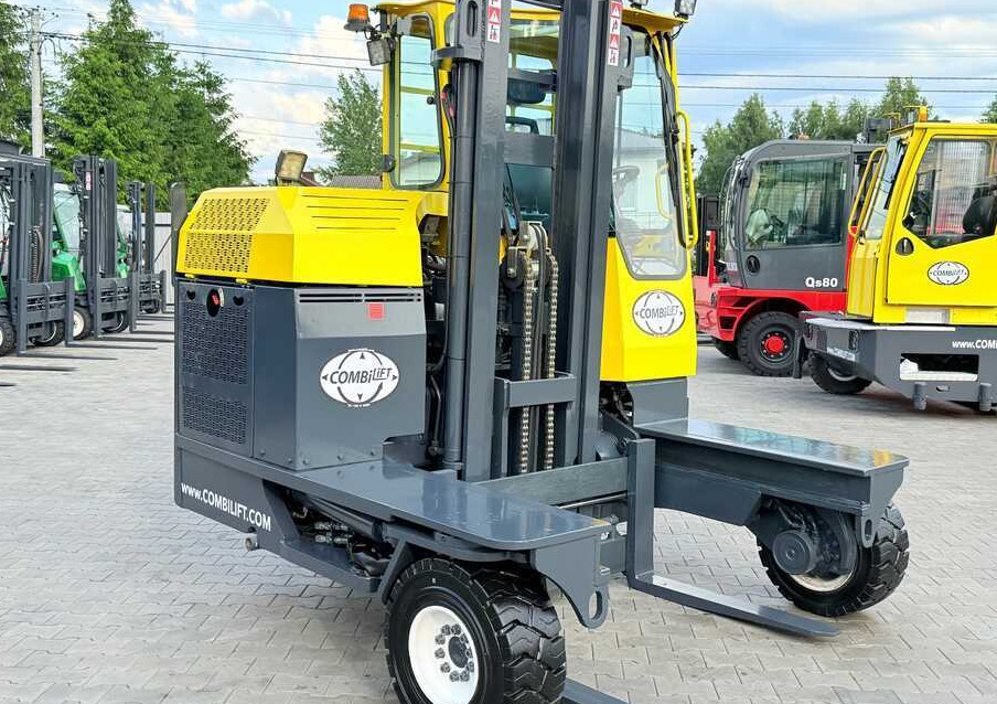 Combilift C3000XL / DUPLEX - 3200MM / FREE LIFT / XL CABIN / SIDESHIFT / ONLY 3087 HOURS / LIKE NEW - Xe tải tiếp cận 4 hướng: hình 5 Combilift C3000XL / DUPLEX - 3200MM / FREE LIFT / XL CABIN / SIDESHIFT / ONLY 3087 HOURS / LIKE NEW - Xe tải tiếp cận 4 hướng: hình 5