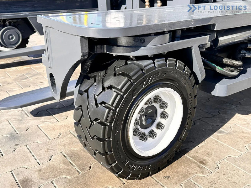 Combilift C4000 / LPG / DUPLEX / 4500MM / FREE LIFT / LIKE NEW C4000 / LPG / DUPLEX / 4500MM / FREE LIFT / LIKE NEW - Xe tải tiếp cận 4 hướng: hình 4 Combilift C4000 / LPG / DUPLEX / 4500MM / FREE LIFT / LIKE NEW C4000 / LPG / DUPLEX / 4500MM / FREE LIFT / LIKE NEW - Xe tải tiếp cận 4 hướng: hình 4