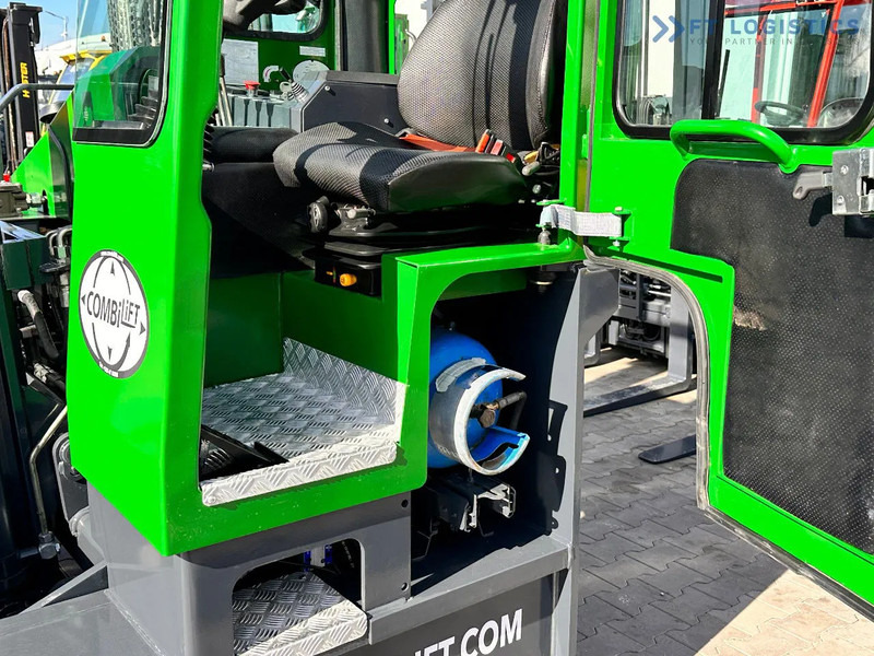 Combilift C4000 / LPG / DUPLEX / 4500MM / FREE LIFT / LIKE NEW C4000 / LPG / DUPLEX / 4500MM / FREE LIFT / LIKE NEW - Xe tải tiếp cận 4 hướng: hình 5 Combilift C4000 / LPG / DUPLEX / 4500MM / FREE LIFT / LIKE NEW C4000 / LPG / DUPLEX / 4500MM / FREE LIFT / LIKE NEW - Xe tải tiếp cận 4 hướng: hình 5