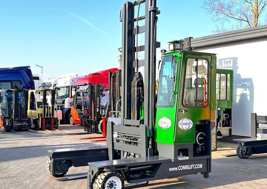 Combilift C4000 / LPG / DUPLEX / LIFTING HEIGHT 550CM / FREE LIFT / LIKE NEW - Xe tải tiếp cận 4 hướng: hình 1 Combilift C4000 / LPG / DUPLEX / LIFTING HEIGHT 550CM / FREE LIFT / LIKE NEW - Xe tải tiếp cận 4 hướng: hình 1
