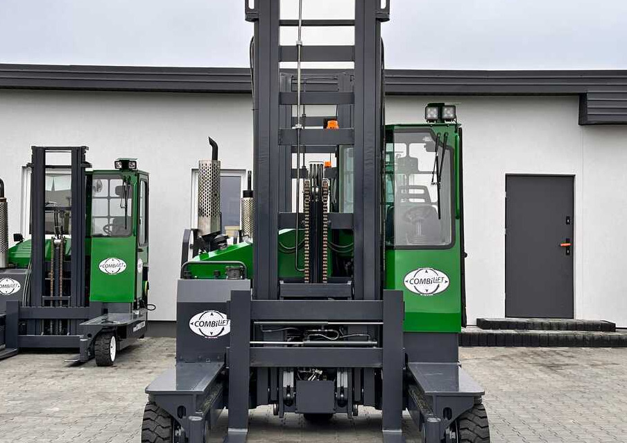 Combilift C4000 / LPG / DUPLEX / LIFTING HEIGHT 550CM / FREE LIFT / LIKE NEW - Xe tải tiếp cận 4 hướng: hình 3 Combilift C4000 / LPG / DUPLEX / LIFTING HEIGHT 550CM / FREE LIFT / LIKE NEW - Xe tải tiếp cận 4 hướng: hình 3