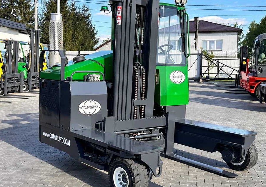 Combilift C4000 / TRIPLEX / 4900MM / GAS / FREE LIFT / FORK SIDE SHIFT / LIKE NEW - Xe tải tiếp cận 4 hướng: hình 4 Combilift C4000 / TRIPLEX / 4900MM / GAS / FREE LIFT / FORK SIDE SHIFT / LIKE NEW - Xe tải tiếp cận 4 hướng: hình 4