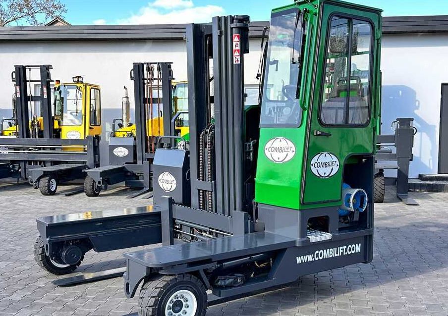 Combilift C4000 / TRIPLEX / 4900MM / GAS / FREE LIFT / FORK SIDE SHIFT / LIKE NEW - Xe tải tiếp cận 4 hướng: hình 1 Combilift C4000 / TRIPLEX / 4900MM / GAS / FREE LIFT / FORK SIDE SHIFT / LIKE NEW - Xe tải tiếp cận 4 hướng: hình 1