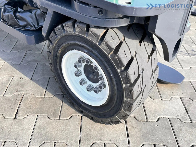 Combilift C4000 / TRIPLEX / 4900MM / LPG / FREE LIFT / FORK SHIFT / LIKE NEW C4000 / TRIPLEX / 4900MM / LPG / FREE LIFT / FORK SHIFT / LIK - Xe tải tiếp cận 4 hướng: hình 5 Combilift C4000 / TRIPLEX / 4900MM / LPG / FREE LIFT / FORK SHIFT / LIKE NEW C4000 / TRIPLEX / 4900MM / LPG / FREE LIFT / FORK SHIFT / LIK - Xe tải tiếp cận 4 hướng: hình 5