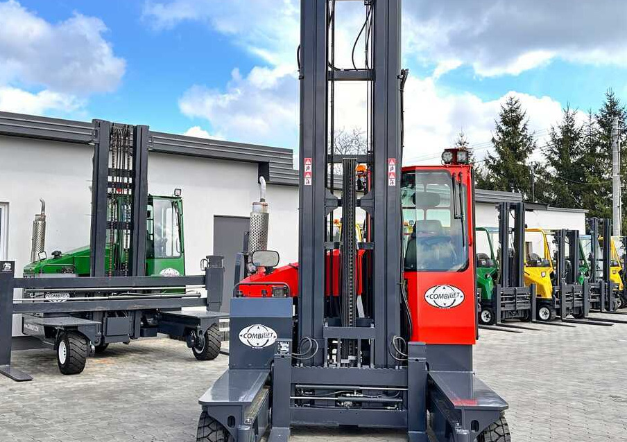 Combilift C4000 / TRIPLEX / 9300MM / FREE LIFT / FORK POSITIONER / GAS / CABIN / LIKE NEW - Xe tải tiếp cận 4 hướng: hình 5 Combilift C4000 / TRIPLEX / 9300MM / FREE LIFT / FORK POSITIONER / GAS / CABIN / LIKE NEW - Xe tải tiếp cận 4 hướng: hình 5