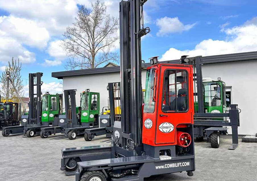 Combilift C4000 / TRIPLEX / 9300MM / FREE LIFT / FORK POSITIONER / GAS / CABIN / LIKE NEW - Xe tải tiếp cận 4 hướng: hình 2 Combilift C4000 / TRIPLEX / 9300MM / FREE LIFT / FORK POSITIONER / GAS / CABIN / LIKE NEW - Xe tải tiếp cận 4 hướng: hình 2