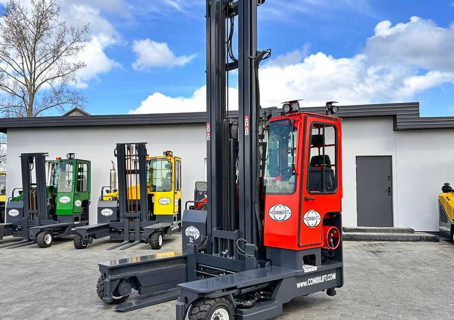 Combilift C4000 / TRIPLEX / 9300MM / FREE LIFT / FORK POSITIONER / GAS / CABIN / LIKE NEW - Xe tải tiếp cận 4 hướng: hình 1 Combilift C4000 / TRIPLEX / 9300MM / FREE LIFT / FORK POSITIONER / GAS / CABIN / LIKE NEW - Xe tải tiếp cận 4 hướng: hình 1