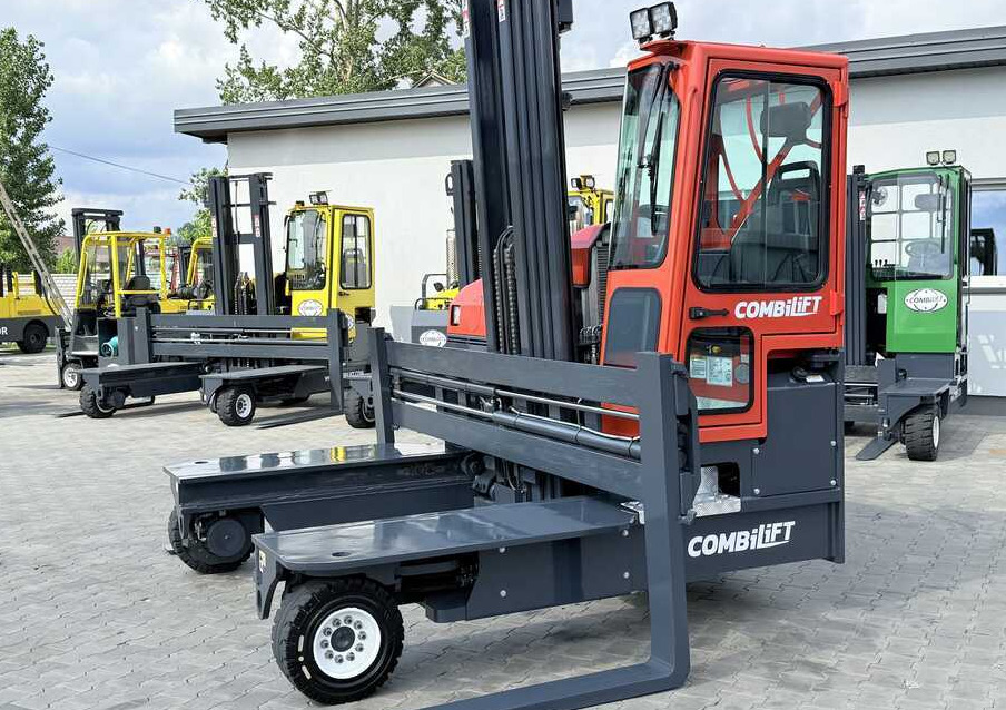 Combilift C4500 / DIESEL / TRIPLEX - 6420MM / FREE-LIFT / WIDE FORK POSITIONER - Xe tải tiếp cận 4 hướng: hình 1 Combilift C4500 / DIESEL / TRIPLEX - 6420MM / FREE-LIFT / WIDE FORK POSITIONER - Xe tải tiếp cận 4 hướng: hình 1