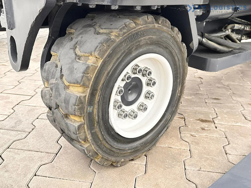 Combilift C4500 / DUPLEX / 4050MM / DIESEL / WIDE POSITIONER / FREE LIFT C4500 / DUPLEX / 4050MM / DIESEL / WIDE POSITIONER / FREE LIFT - Xe tải tiếp cận 4 hướng: hình 5 Combilift C4500 / DUPLEX / 4050MM / DIESEL / WIDE POSITIONER / FREE LIFT C4500 / DUPLEX / 4050MM / DIESEL / WIDE POSITIONER / FREE LIFT - Xe tải tiếp cận 4 hướng: hình 5