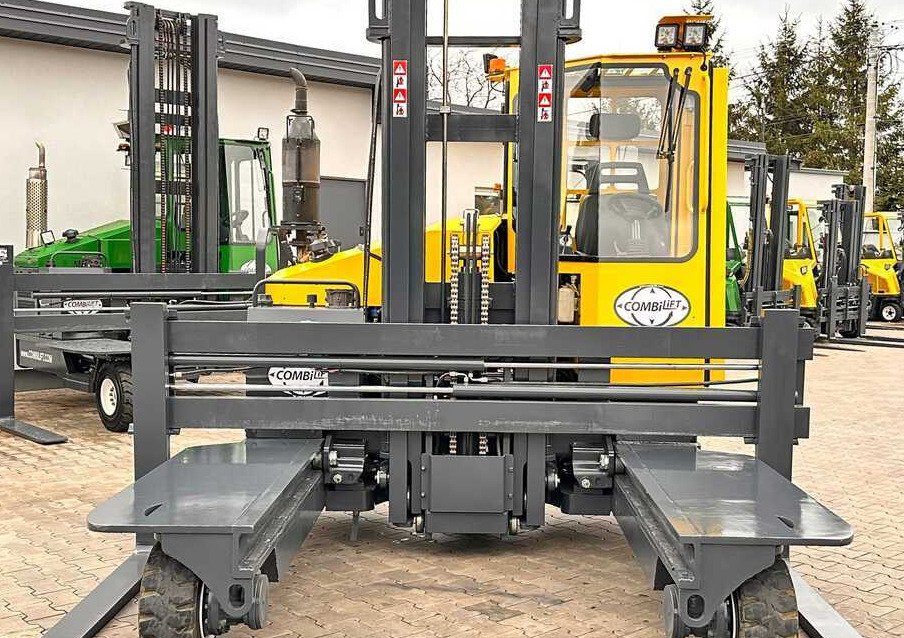 Combilift C4500 / DUPLEX / 4050MM / DIESEL / WIDE POSITIONER / FREE LIFT / SIDESHIFT / LIKE NEW - Xe tải tiếp cận 4 hướng: hình 4 Combilift C4500 / DUPLEX / 4050MM / DIESEL / WIDE POSITIONER / FREE LIFT / SIDESHIFT / LIKE NEW - Xe tải tiếp cận 4 hướng: hình 4