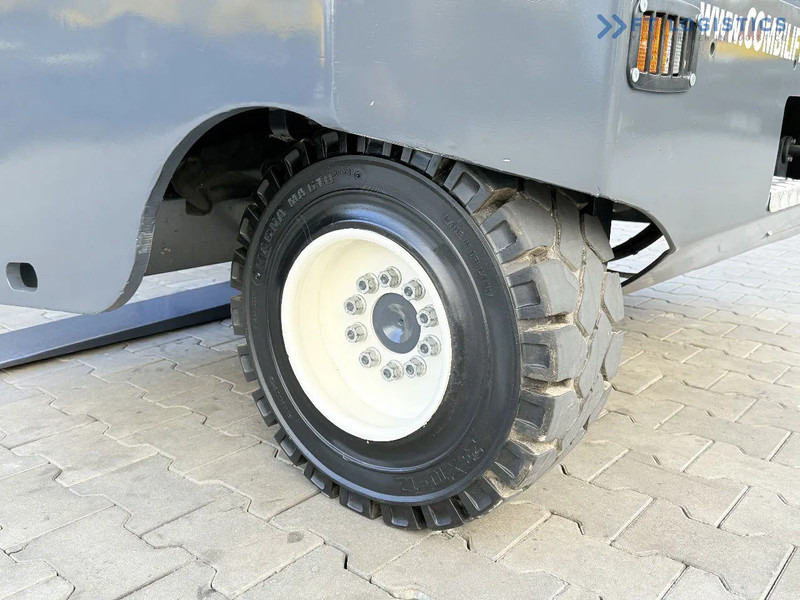 Combilift C5000SR / DIESEL / TRIPLEX MAST – 6100 MM / FORK POSITIONER / FULL CABIN C5000SR / DIESEL / TRIPLEX MAST – 6100 MM / FORK POSITI - Máy chất hàng bên: hình 4 Combilift C5000SR / DIESEL / TRIPLEX MAST – 6100 MM / FORK POSITIONER / FULL CABIN C5000SR / DIESEL / TRIPLEX MAST – 6100 MM / FORK POSITI - Máy chất hàng bên: hình 4