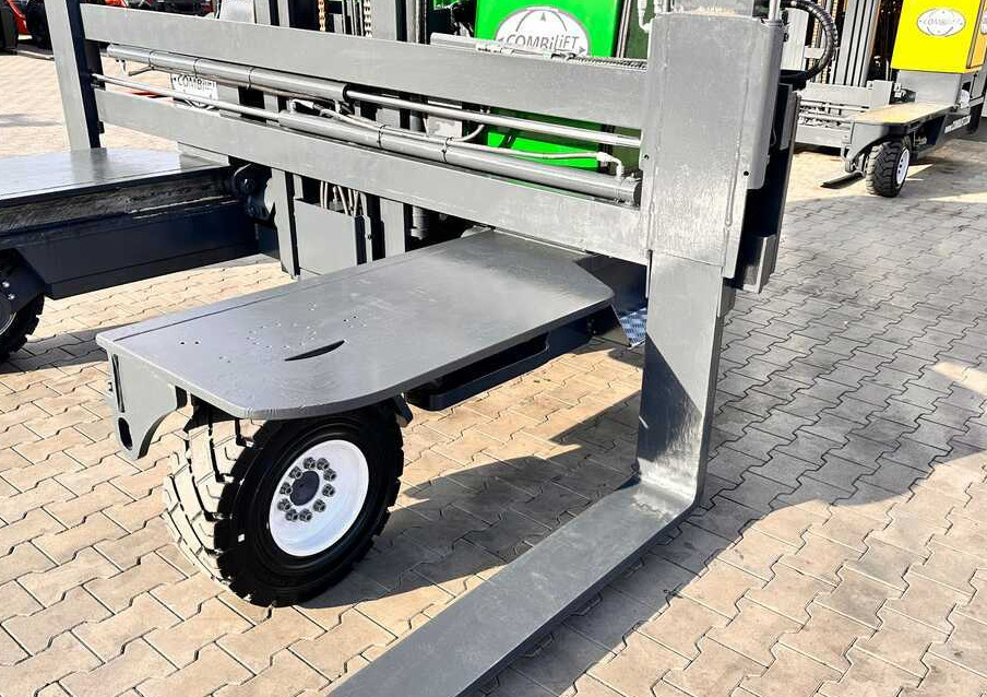 Combilift C5000XL / LPG / AIR CONDITIONING / WIDE POSITIONER / DUPLEX MAST / ADJUSTABLE FORKS / NEW TIRES / EXCELLENT CONDITION! - Xe tải tiếp cận 4 hướng: hình 5 Combilift C5000XL / LPG / AIR CONDITIONING / WIDE POSITIONER / DUPLEX MAST / ADJUSTABLE FORKS / NEW TIRES / EXCELLENT CONDITION! - Xe tải tiếp cận 4 hướng: hình 5