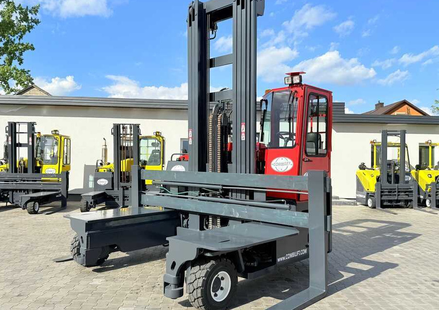 Combilift C8000 / GAS / TRIPLEX 8300 / WIDE FORK POSITIRONER / FREE-LIFT / A comprehensive range of four-way and side-loading forklifts. - Xe tải tiếp cận 4 hướng: hình 1 Combilift C8000 / GAS / TRIPLEX 8300 / WIDE FORK POSITIRONER / FREE-LIFT / A comprehensive range of four-way and side-loading forklifts. - Xe tải tiếp cận 4 hướng: hình 1