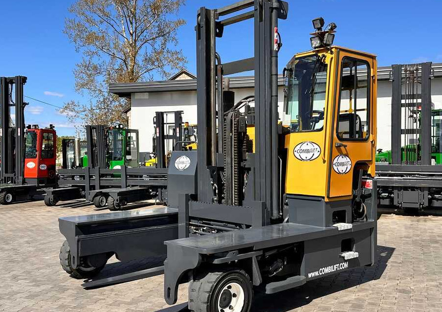 Combilift C9000 / GAS / DUPLEX / 4700MM / FREE LIFT / POSITIONER / FORK SIDE SHIFT / EXCELLENT CONDITION - Xe tải tiếp cận 4 hướng: hình 1 Combilift C9000 / GAS / DUPLEX / 4700MM / FREE LIFT / POSITIONER / FORK SIDE SHIFT / EXCELLENT CONDITION - Xe tải tiếp cận 4 hướng: hình 1