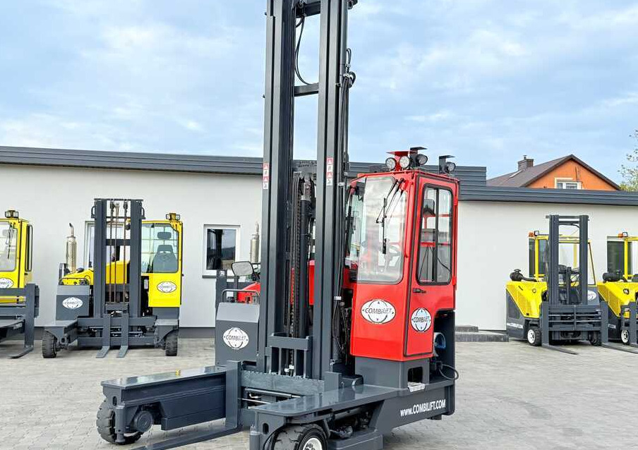 Combilift COMBILIFT C4000 – TRIPLEX 9300 mm – Year 2017 – GAS – FREE LIFT – FORK SIDE SHIFT – CONDITION 5/5 - Xe tải tiếp cận 4 hướng: hình 1 Combilift COMBILIFT C4000 – TRIPLEX 9300 mm – Year 2017 – GAS – FREE LIFT – FORK SIDE SHIFT – CONDITION 5/5 - Xe tải tiếp cận 4 hướng: hình 1