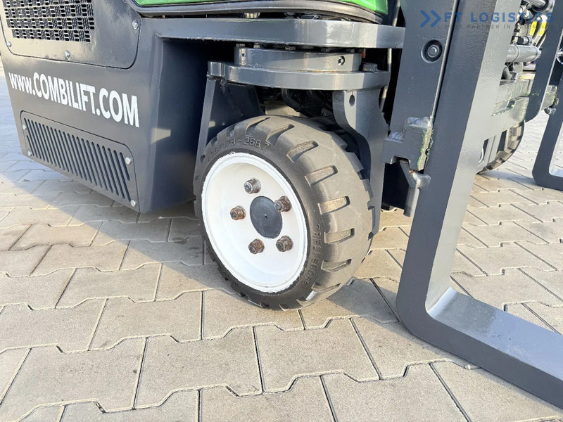 Combilift Combilift C2500CB / TRIPLEX / 5500MM / FREE LIFT / DIESEL / ONLY 3768 MTH / FORK POSITIONER / SIDE SHIFT / NEW TYRES / LIKE NEW - Xe tải tiếp cận 4 hướng: hình 5 Combilift Combilift C2500CB / TRIPLEX / 5500MM / FREE LIFT / DIESEL / ONLY 3768 MTH / FORK POSITIONER / SIDE SHIFT / NEW TYRES / LIKE NEW - Xe tải tiếp cận 4 hướng: hình 5
