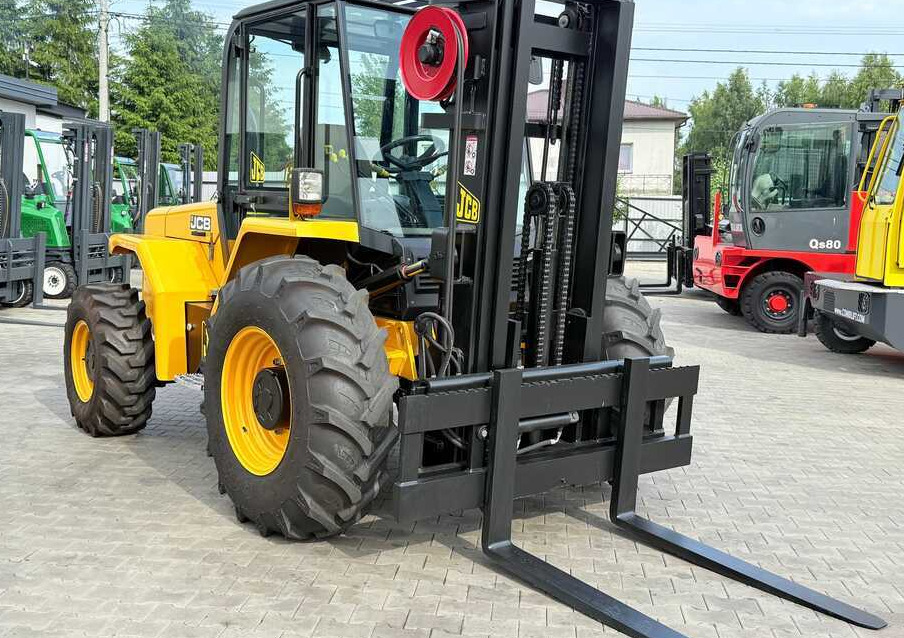 JCB 940 / DIESEL / TRIPLEX 4500MM / FORK POSITIONER / FORK SIDESHIFT / 4T / NEW TYRES / LIKE NEW - Xe nâng địa hình gồ ghề: hình 5 JCB 940 / DIESEL / TRIPLEX 4500MM / FORK POSITIONER / FORK SIDESHIFT / 4T / NEW TYRES / LIKE NEW - Xe nâng địa hình gồ ghề: hình 5