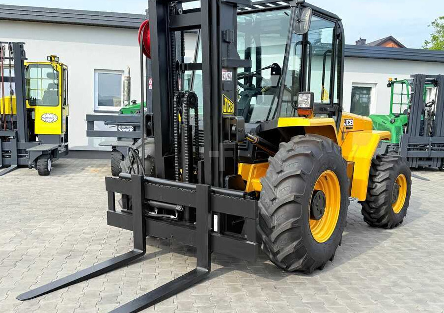 JCB 940 / DIESEL / TRIPLEX 4500MM / FORK POSITIONER / FORK SIDESHIFT / 4T / NEW TYRES / LIKE NEW - Xe nâng địa hình gồ ghề: hình 3 JCB 940 / DIESEL / TRIPLEX 4500MM / FORK POSITIONER / FORK SIDESHIFT / 4T / NEW TYRES / LIKE NEW - Xe nâng địa hình gồ ghề: hình 3