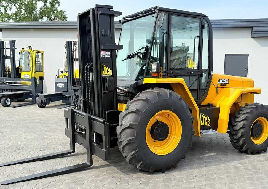 JCB 940 / DIESEL / TRIPLEX 4500MM / FORK POSITIONER / FORK SIDESHIFT / 4T / NEW TYRES / LIKE NEW - Xe nâng địa hình gồ ghề: hình 2 JCB 940 / DIESEL / TRIPLEX 4500MM / FORK POSITIONER / FORK SIDESHIFT / 4T / NEW TYRES / LIKE NEW - Xe nâng địa hình gồ ghề: hình 2