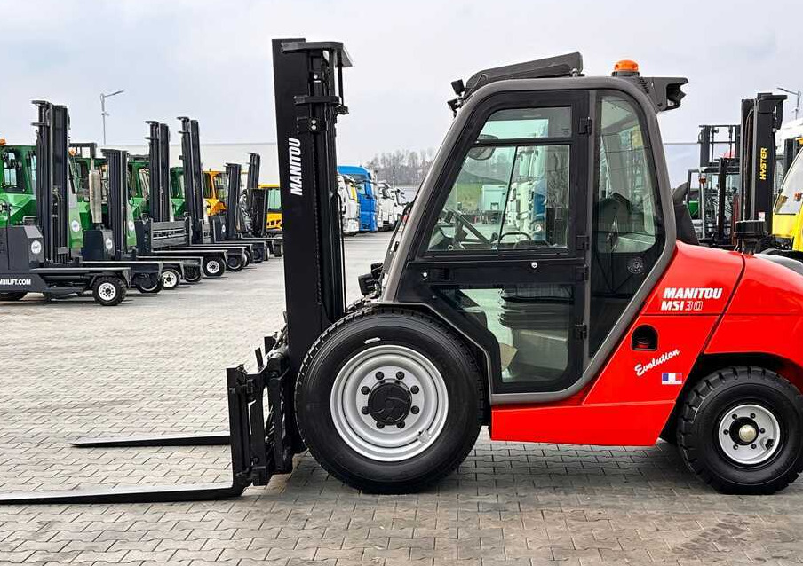Manitou MSI30 / DIESEL / DUPLEX / 3400MM / CABIN / FORK POSITIONER / SIDE SHIFT / LIKE NEW - Xe nâng địa hình gồ ghề: hình 3 Manitou MSI30 / DIESEL / DUPLEX / 3400MM / CABIN / FORK POSITIONER / SIDE SHIFT / LIKE NEW - Xe nâng địa hình gồ ghề: hình 3