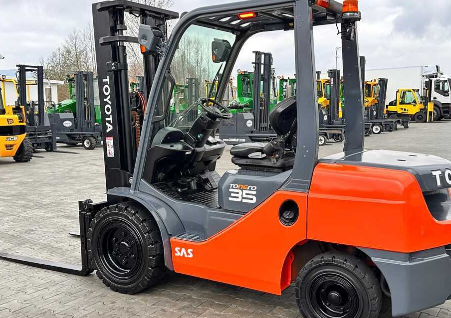 Toyota 52-8FDJF35 / DIESEL / 2016 / ONLY 2,096 HOURS / DUPLEX MAST / LIKE NEW - Xe nâng diesel: hình 4 Toyota 52-8FDJF35 / DIESEL / 2016 / ONLY 2,096 HOURS / DUPLEX MAST / LIKE NEW - Xe nâng diesel: hình 4
