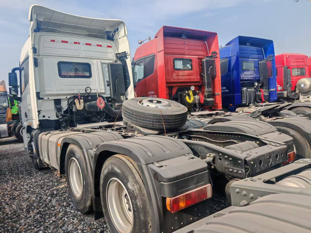 Auman 6×4 - Rơ moóc khung gầm: hình 3 Auman 6×4 - Rơ moóc khung gầm: hình 3