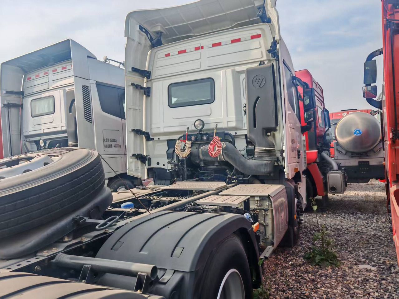 Auman 6×4 - Rơ moóc khung gầm: hình 5 Auman 6×4 - Rơ moóc khung gầm: hình 5