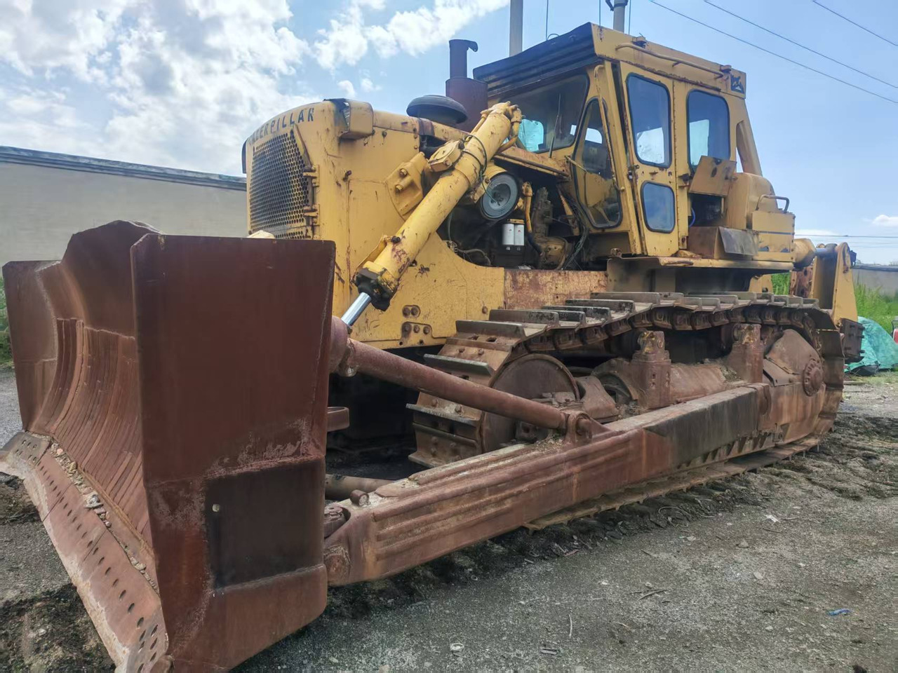 CATERPILLAR D9H - Máy ủi: hình 1 CATERPILLAR D9H - Máy ủi: hình 1