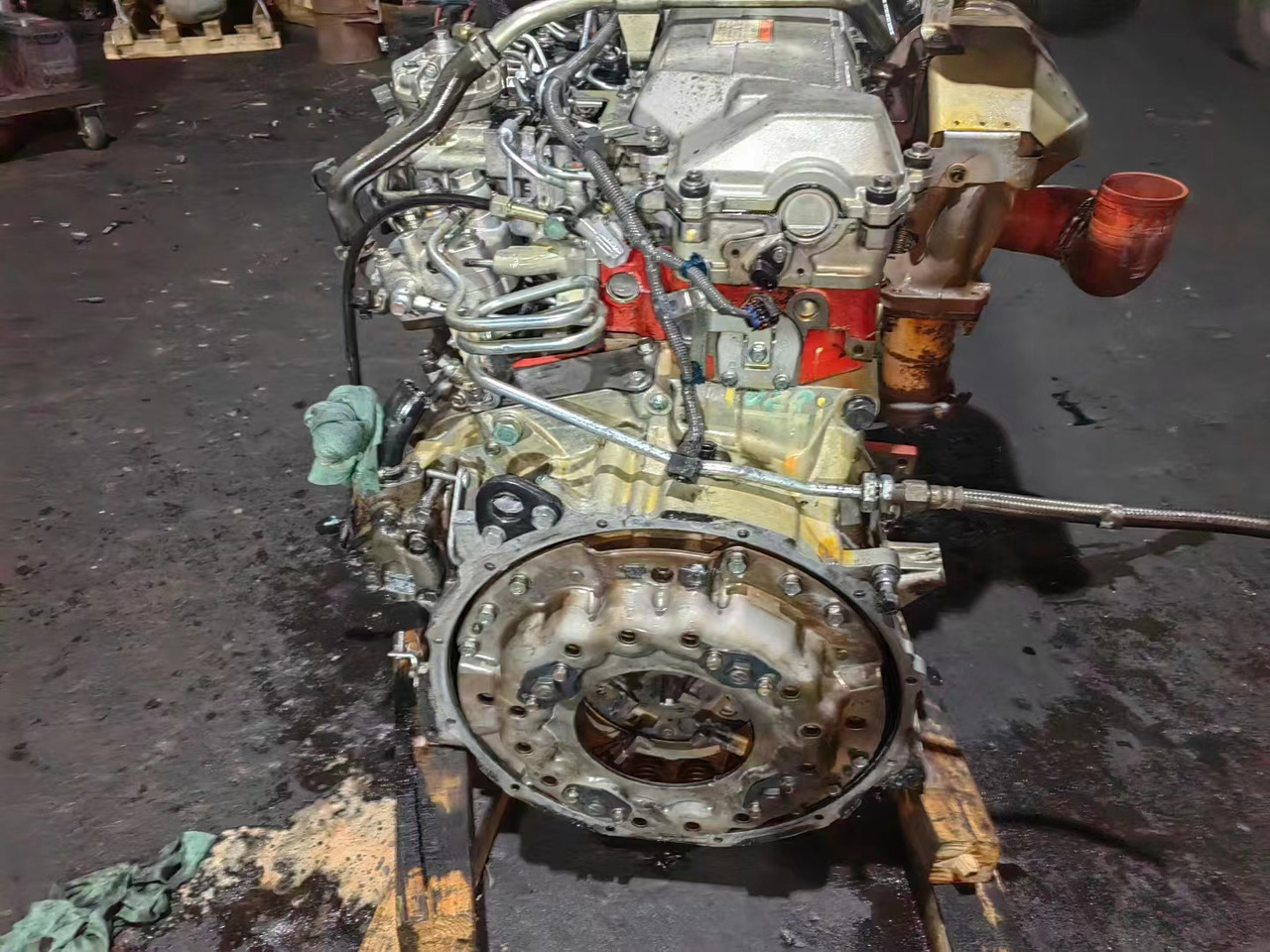 HINO J08E - Động cơ: hình 2 HINO J08E - Động cơ: hình 2