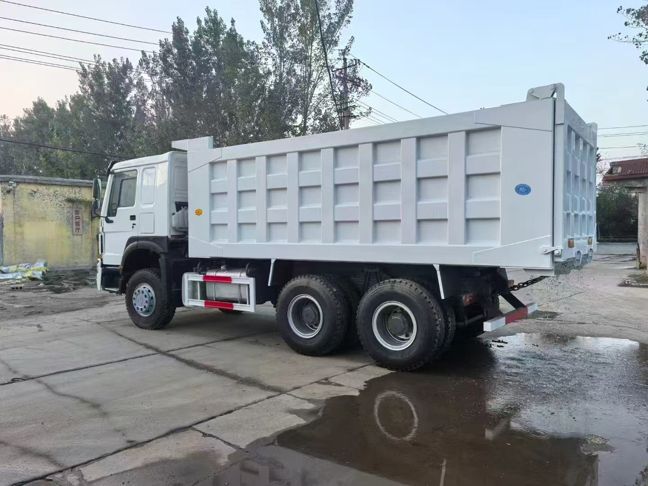 HOWO 371 - Xe ben, Xe cẩu tự hành: hình 2 HOWO 371 - Xe ben, Xe cẩu tự hành: hình 2