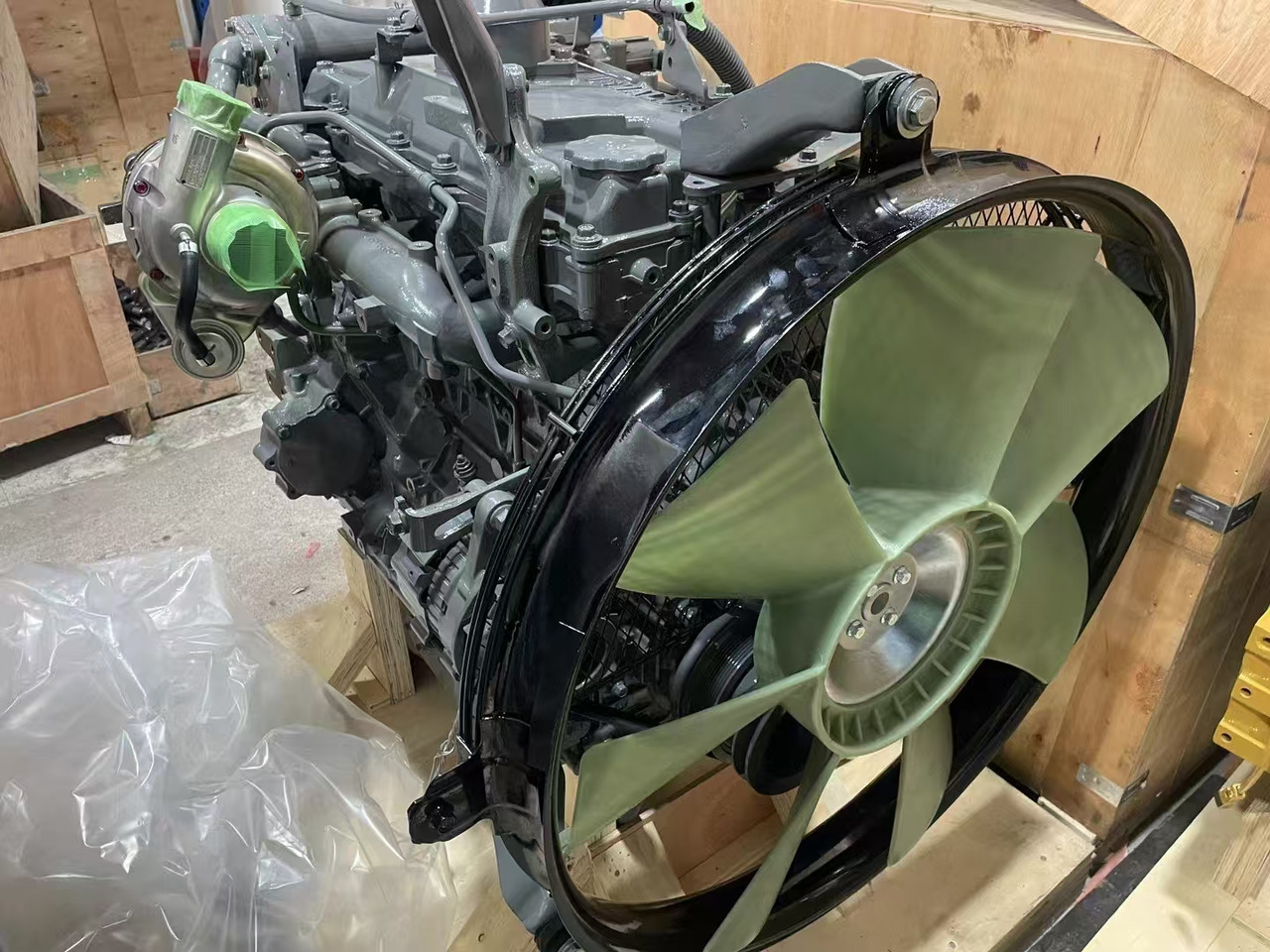 ISUZU 4HK1 - Động cơ và các bộ phận cho Đính kèm: hình 1 ISUZU 4HK1 - Động cơ và các bộ phận cho Đính kèm: hình 1