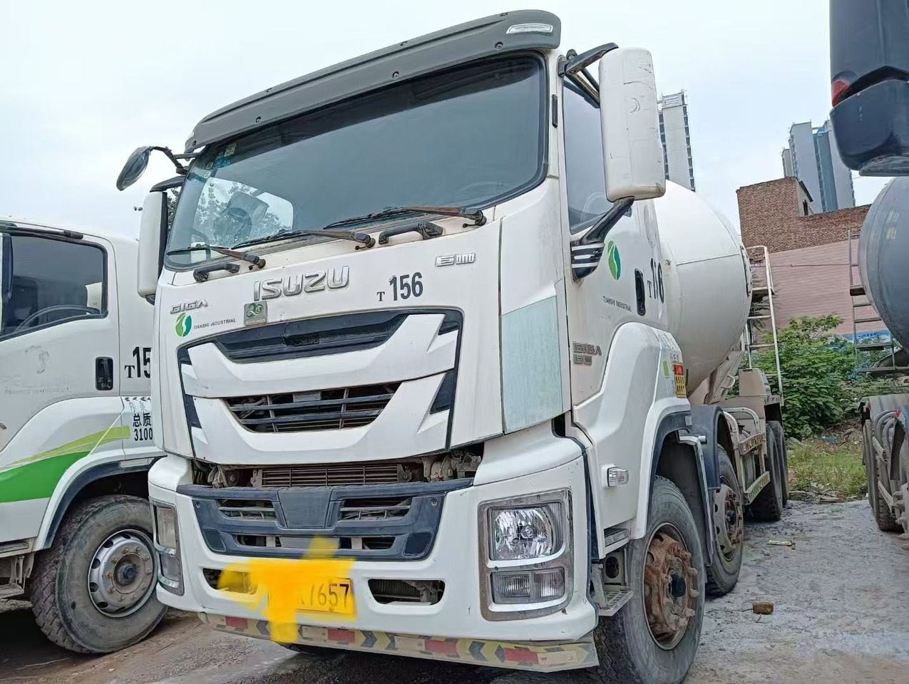 ISUZU ISUZU T156 15 cubic meter mixing tank - Máy trộn bê tông: hình 1 ISUZU ISUZU T156 15 cubic meter mixing tank - Máy trộn bê tông: hình 1