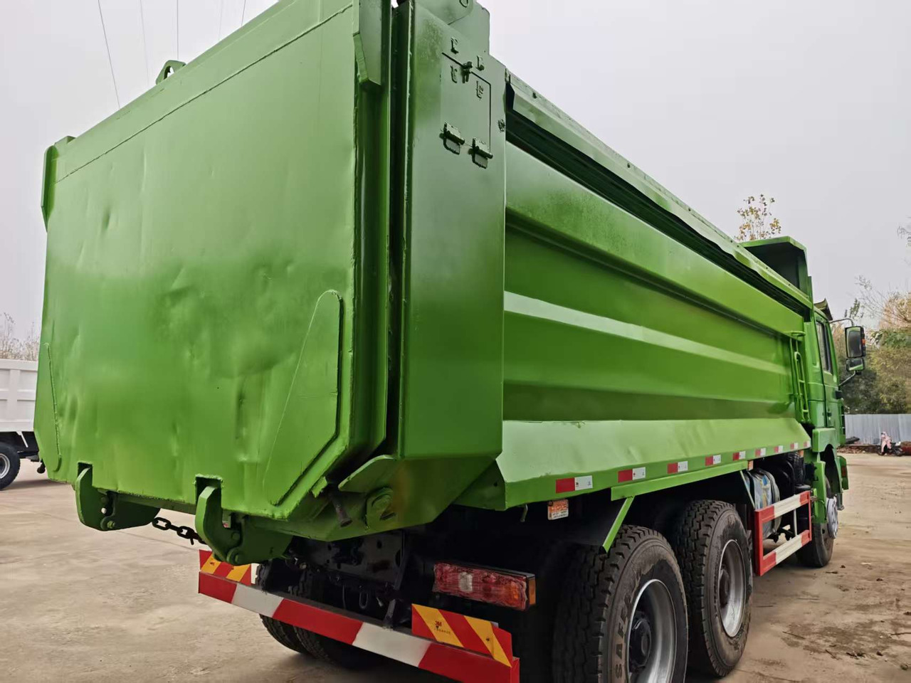 SHACMAN F3000 - Xe bồn: hình 5 SHACMAN F3000 - Xe bồn: hình 5