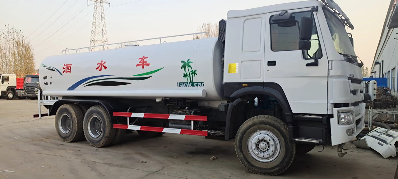 SINOTRUK 20 cubic meters tank - Xe bồn: hình 2 SINOTRUK 20 cubic meters tank - Xe bồn: hình 2