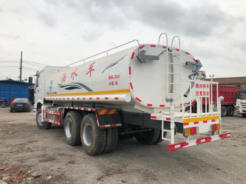 SINOTRUK 20 cubic meters tank - Xe bồn: hình 4 SINOTRUK 20 cubic meters tank - Xe bồn: hình 4