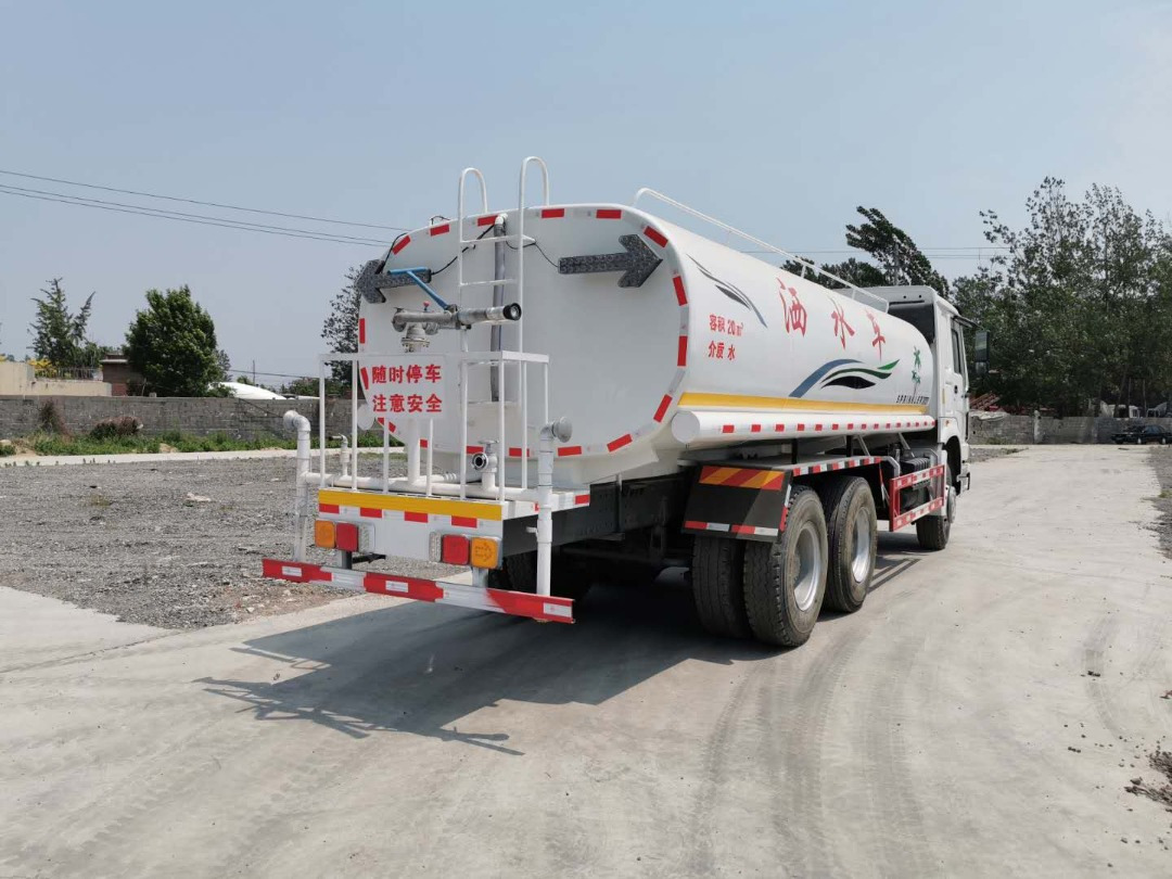 SINOTRUK 20 cubic meters tank - Xe bồn: hình 3 SINOTRUK 20 cubic meters tank - Xe bồn: hình 3