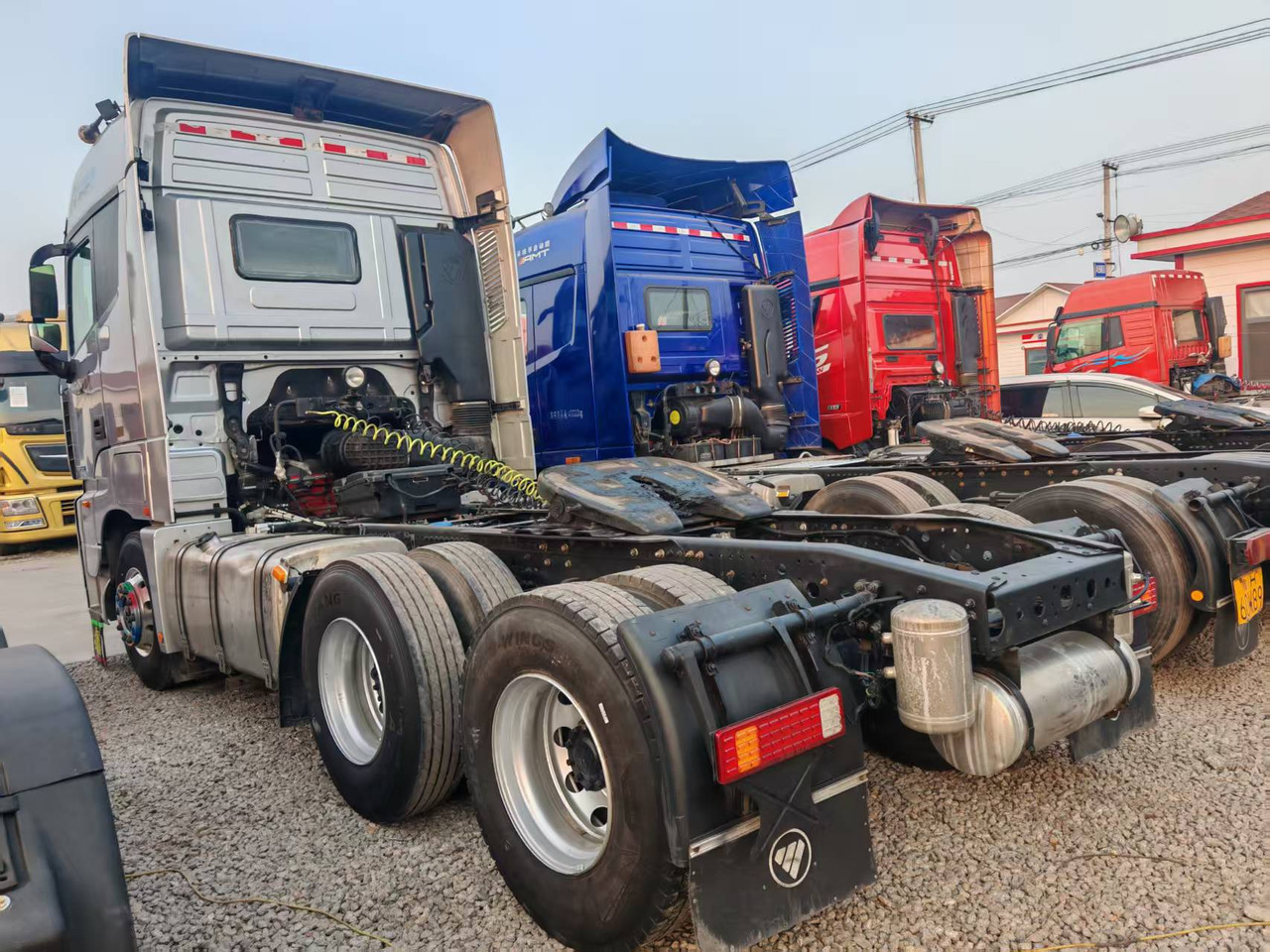 AUMAN 560HP - Xe đầu kéo: hình 5 AUMAN 560HP - Xe đầu kéo: hình 5