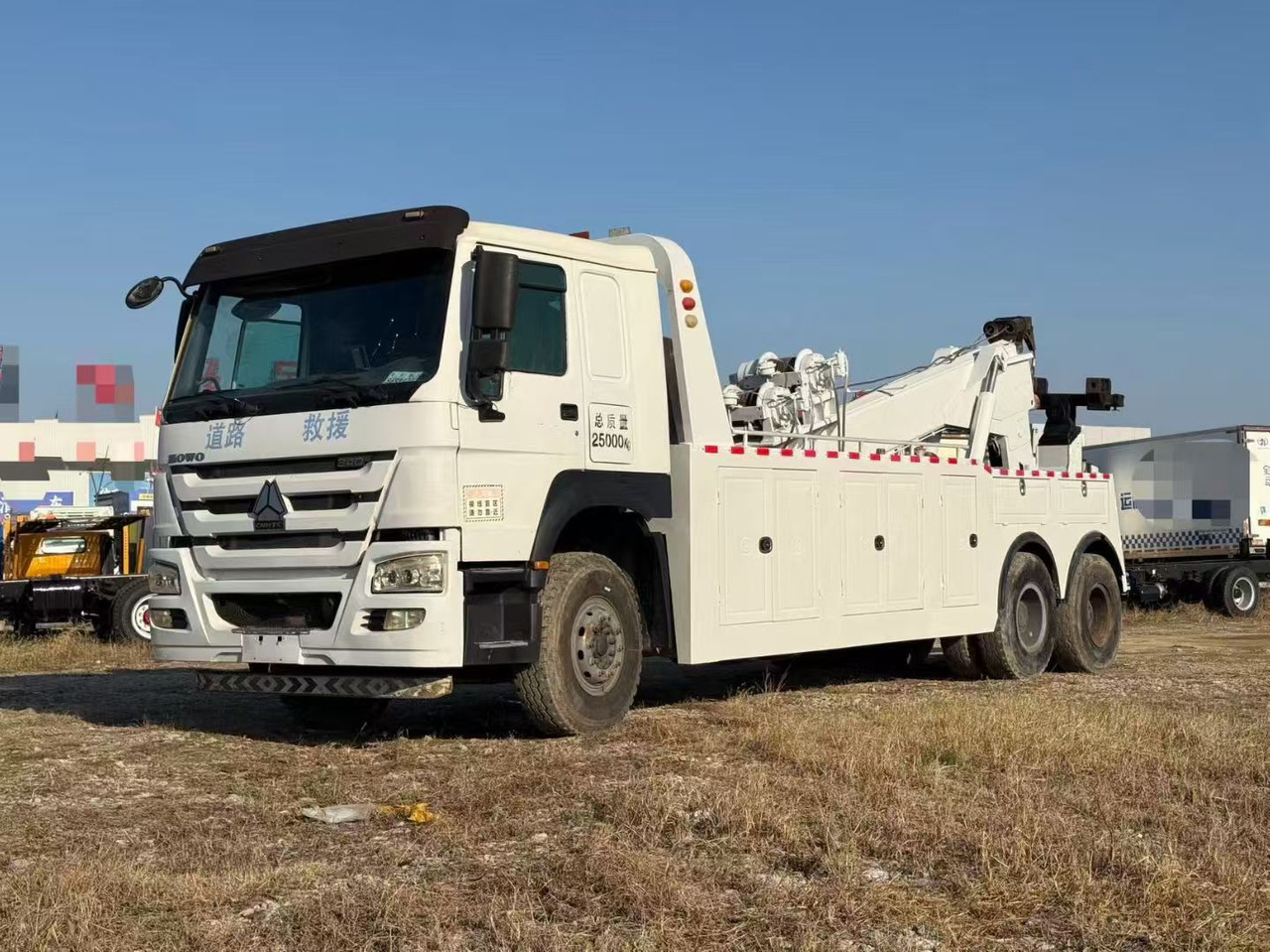 SINOTRUK 6×4 - Xe tải: hình 2 SINOTRUK 6×4 - Xe tải: hình 2