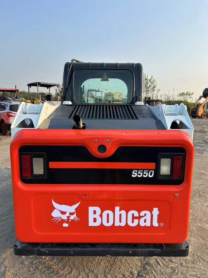 BOBCAT High Performance Low Hours Excellent Condition Reliable Second Hand Bobcat S550 Skid Steer Loader in Stock for Sale - Máy xúc lật đa năng: hình 4 BOBCAT High Performance Low Hours Excellent Condition Reliable Second Hand Bobcat S550 Skid Steer Loader in Stock for Sale - Máy xúc lật đa năng: hình 4
