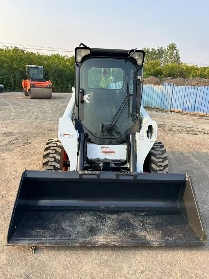 BOBCAT High Performance Low Hours Excellent Condition Reliable Second Hand Bobcat S550 Skid Steer Loader in Stock for Sale - Máy xúc lật đa năng: hình 1 BOBCAT High Performance Low Hours Excellent Condition Reliable Second Hand Bobcat S550 Skid Steer Loader in Stock for Sale - Máy xúc lật đa năng: hình 1