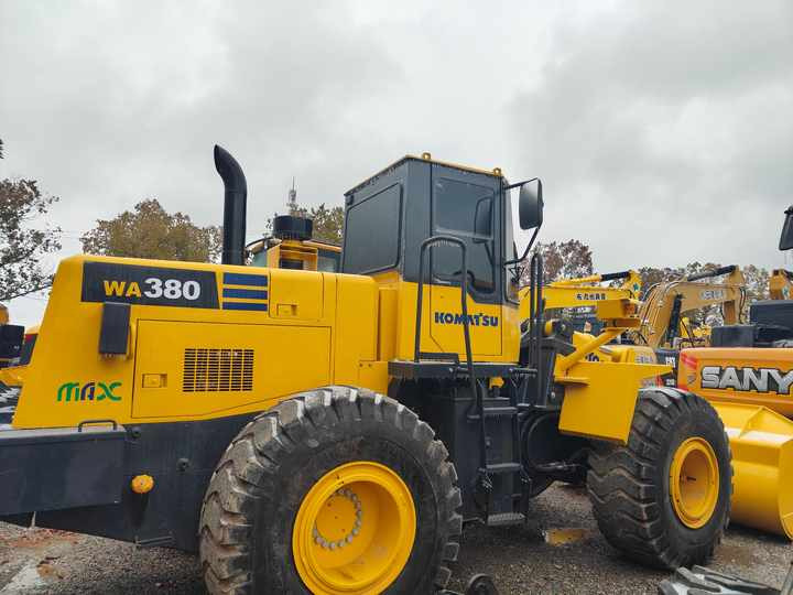 Certified Pre-Owned Komatsu WA380-3 | Heavy-Duty Loader for Mining/ Construction - Price Negotiable! - Máy xúc trước múc sau: hình 4 Certified Pre-Owned Komatsu WA380-3 | Heavy-Duty Loader for Mining/ Construction - Price Negotiable! - Máy xúc trước múc sau: hình 4