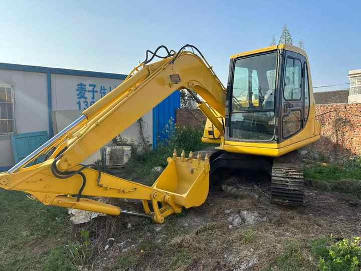 Cheap Used Komatsu PC60-7 Crawler Excavator with High Efficiency Used Heavy Machinery Komatsu P60-7 Digger Cheap for Sale - Máy xúc bánh xích: hình 4 Cheap Used Komatsu PC60-7 Crawler Excavator with High Efficiency Used Heavy Machinery Komatsu P60-7 Digger Cheap for Sale - Máy xúc bánh xích: hình 4