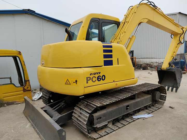 Cheap Used Komatsu PC60-7 Crawler Excavator with High Efficiency Used Heavy Machinery Komatsu P60-7 Digger Cheap for Sale - Máy xúc bánh xích: hình 3 Cheap Used Komatsu PC60-7 Crawler Excavator with High Efficiency Used Heavy Machinery Komatsu P60-7 Digger Cheap for Sale - Máy xúc bánh xích: hình 3