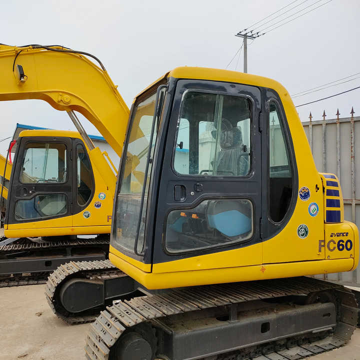 Cheap Used Komatsu PC60-7 Crawler Excavator with High Efficiency Used Heavy Machinery Komatsu P60-7 Digger Cheap for Sale - Máy xúc bánh xích: hình 1 Cheap Used Komatsu PC60-7 Crawler Excavator with High Efficiency Used Heavy Machinery Komatsu P60-7 Digger Cheap for Sale - Máy xúc bánh xích: hình 1