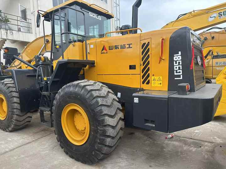 China Famous Brand SDLG Used SDLG 958L Wheel Loader Running Working Condition Low Price for Sale - Máy xúc lật bánh lốp: hình 4 China Famous Brand SDLG Used SDLG 958L Wheel Loader Running Working Condition Low Price for Sale - Máy xúc lật bánh lốp: hình 4